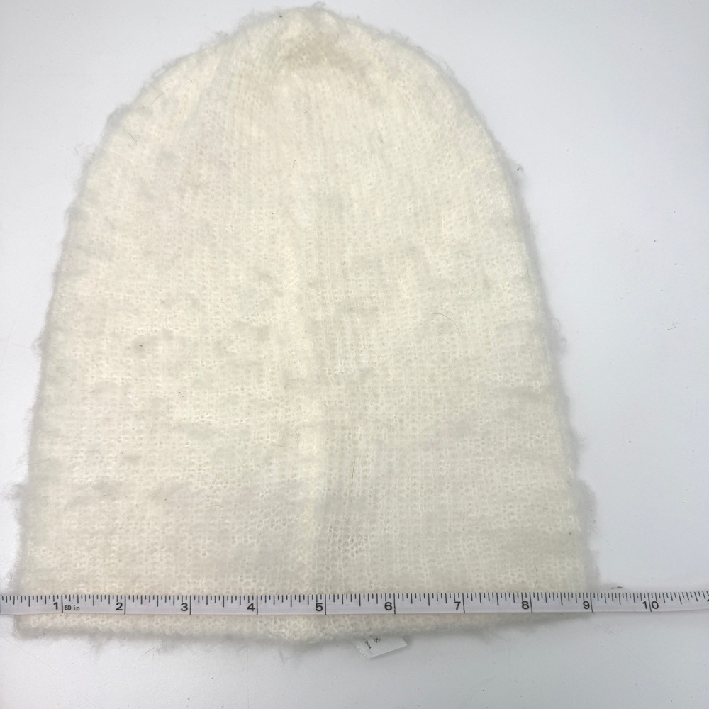 Urban Outfitters NWT Beanie Womens OS White‎ Fuzzy Knit Minimalist Indie - Picture 6 of 6